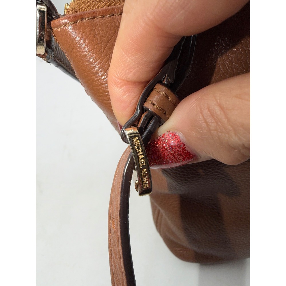 Michael Kors Brown Pebbled Leather Tassel Drawstring Crossbody Bag Acorn Gold - Picture 11 of 16